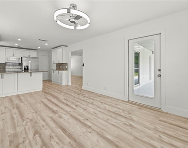 271 Nw 35th Street - Photo Thumbnail 9