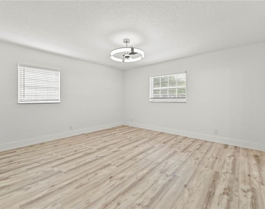 271 Nw 35th Street - Photo Thumbnail 24