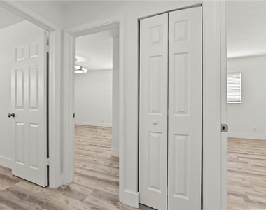 271 Nw 35th Street - Photo Thumbnail 15