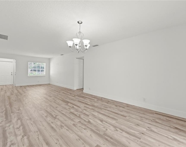 271 Nw 35th Street - Photo Thumbnail 6