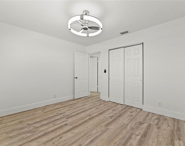 271 Nw 35th Street - Photo Thumbnail 18
