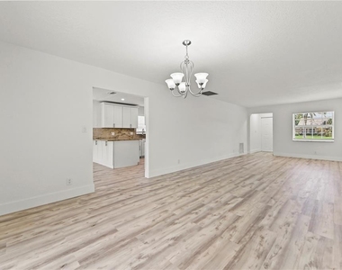 271 Nw 35th Street - Photo Thumbnail 5