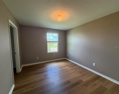 7572 Tuscan Bay Circle - Photo Thumbnail 12