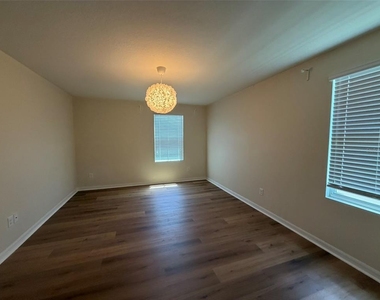 7572 Tuscan Bay Circle - Photo Thumbnail 8