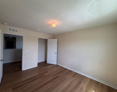 7572 Tuscan Bay Circle - Photo Thumbnail 4