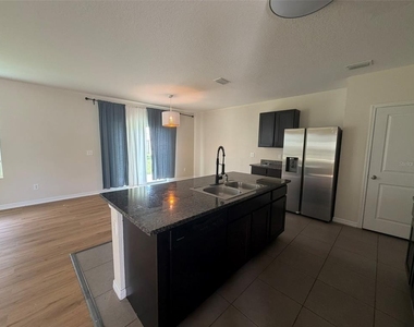 7572 Tuscan Bay Circle - Photo Thumbnail 2