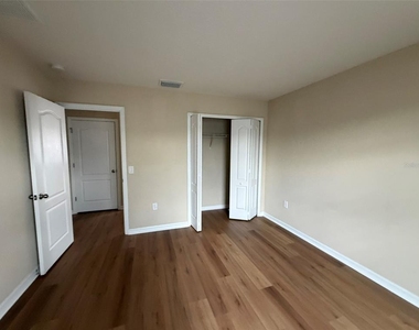 15213 Antilles Isle Lane - Photo Thumbnail 11