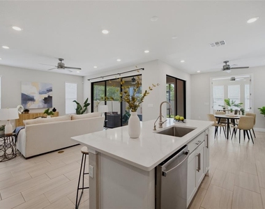 4667 San Martino Drive - Photo Thumbnail 11