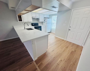 5151 Gainsville Drive - Photo Thumbnail 4