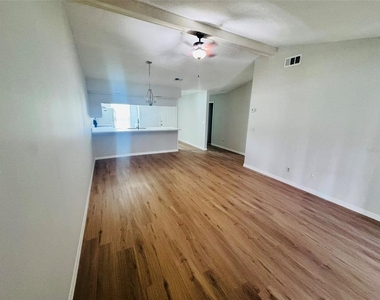 5151 Gainsville Drive - Photo Thumbnail 16