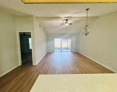 5151 Gainsville Drive - Photo Thumbnail 6