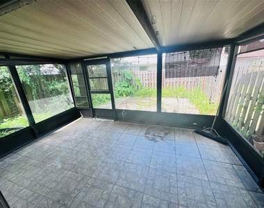 5151 Gainsville Drive - Photo Thumbnail 18