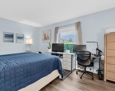 6210 Sun Boulevard - Photo Thumbnail 13