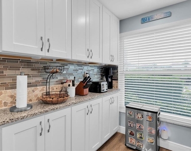 6210 Sun Boulevard - Photo Thumbnail 6