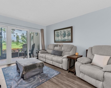 6210 Sun Boulevard - Photo Thumbnail 9