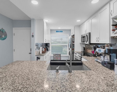 6210 Sun Boulevard - Photo Thumbnail 3