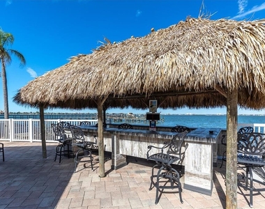 6210 Sun Boulevard - Photo Thumbnail 28