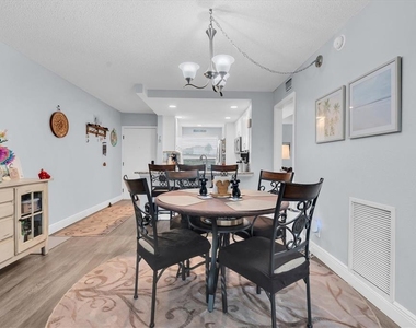 6210 Sun Boulevard - Photo Thumbnail 11