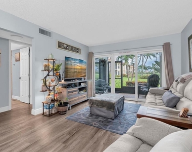 6210 Sun Boulevard - Photo Thumbnail 8