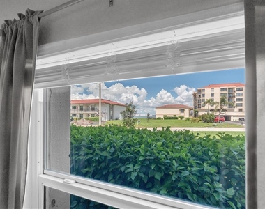 6210 Sun Boulevard - Photo Thumbnail 16