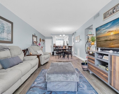 6210 Sun Boulevard - Photo Thumbnail 10