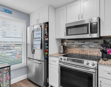 6210 Sun Boulevard - Photo Thumbnail 5