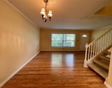 14803 Lake Forest Drive - Photo Thumbnail 4