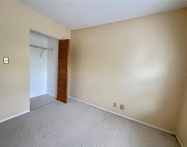 14803 Lake Forest Drive - Photo Thumbnail 11