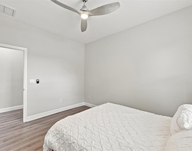 2144 43rd Terrace N - Photo Thumbnail 17