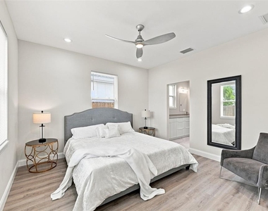 2144 43rd Terrace N - Photo Thumbnail 21