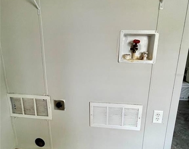 6334 Eugene Acres Lane - Photo Thumbnail 11