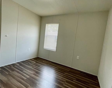 6334 Eugene Acres Lane - Photo Thumbnail 10