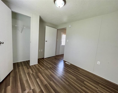6334 Eugene Acres Lane - Photo Thumbnail 8