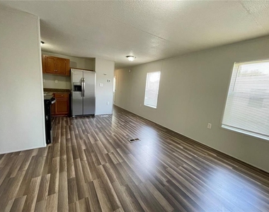 6334 Eugene Acres Lane - Photo Thumbnail 3
