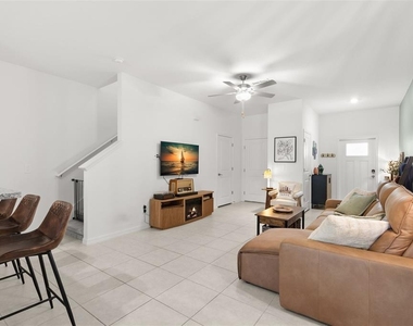 10324 Trumpet Honeysuckle Way - Photo Thumbnail 7