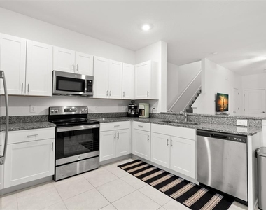 10324 Trumpet Honeysuckle Way - Photo Thumbnail 9