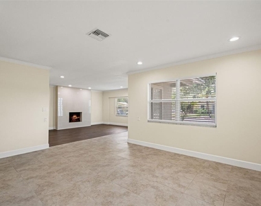 4247 Helena Street Ne - Photo Thumbnail 8