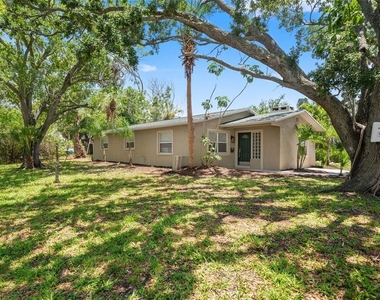 4247 Helena Street Ne - Photo Thumbnail 1