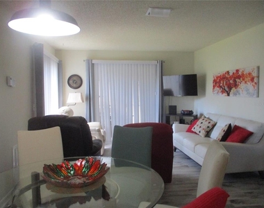 471 Insull Court - Photo Thumbnail 9