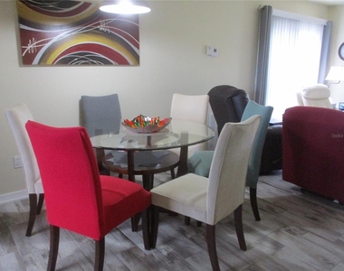 471 Insull Court - Photo Thumbnail 2