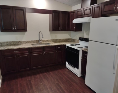 173 Hickory Street - Photo Thumbnail 4