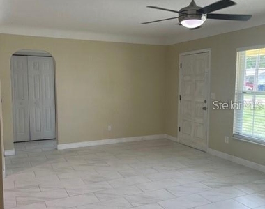 3040 Glen Oak Avenue N - Photo Thumbnail 2