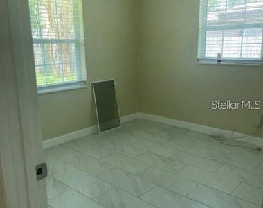 3040 Glen Oak Avenue N - Photo Thumbnail 7