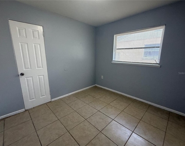 619 Avenue S Ne - Photo Thumbnail 7