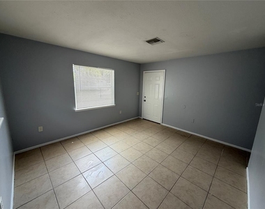 619 Avenue S Ne - Photo Thumbnail 3