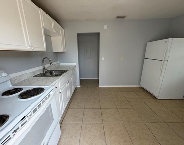 619 Avenue S Ne - Photo Thumbnail 1