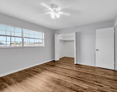 30 Liberty Way - Photo Thumbnail 5
