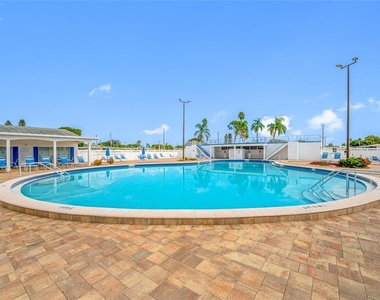 30 Liberty Way - Photo Thumbnail 7