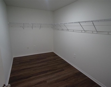 705 Pennsylvania Avenue - Photo Thumbnail 15