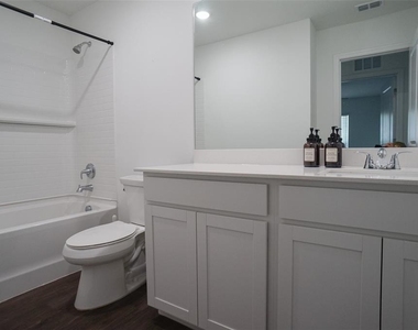 705 Pennsylvania Avenue - Photo Thumbnail 16